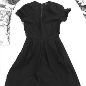 V neck fit and flare structured Gap dress